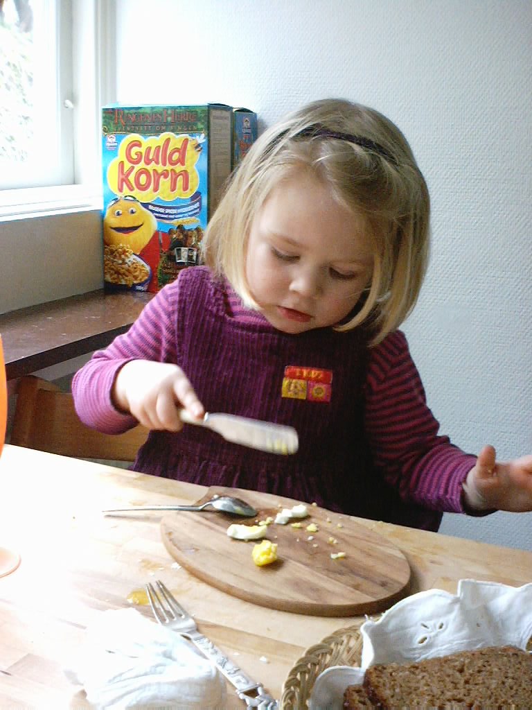 19.i spiser frokost
